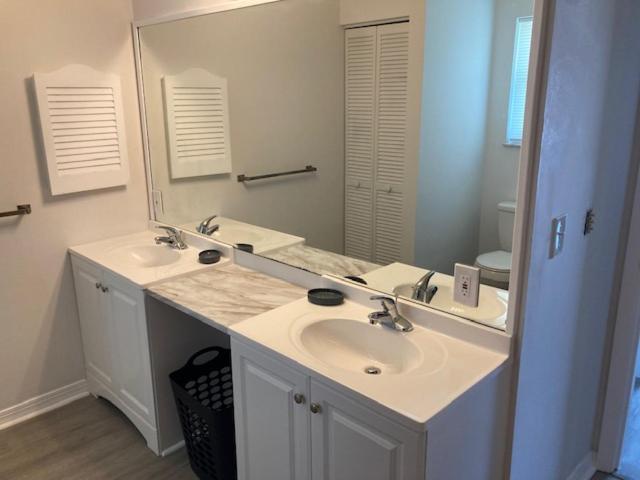 Sebastian Gardens Inn & Suites Extérieur photo