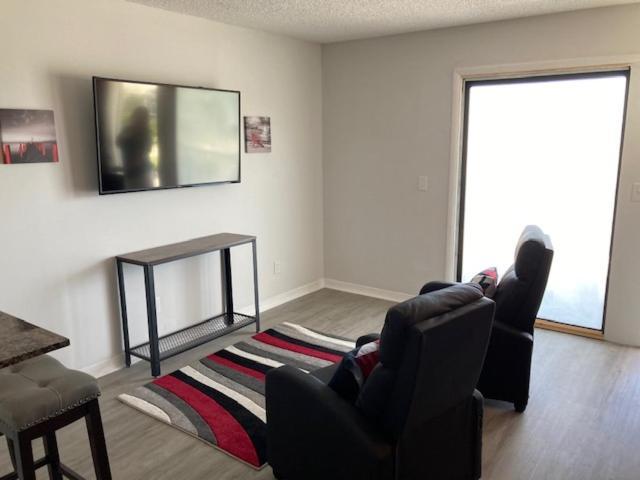 Sebastian Gardens Inn & Suites Extérieur photo