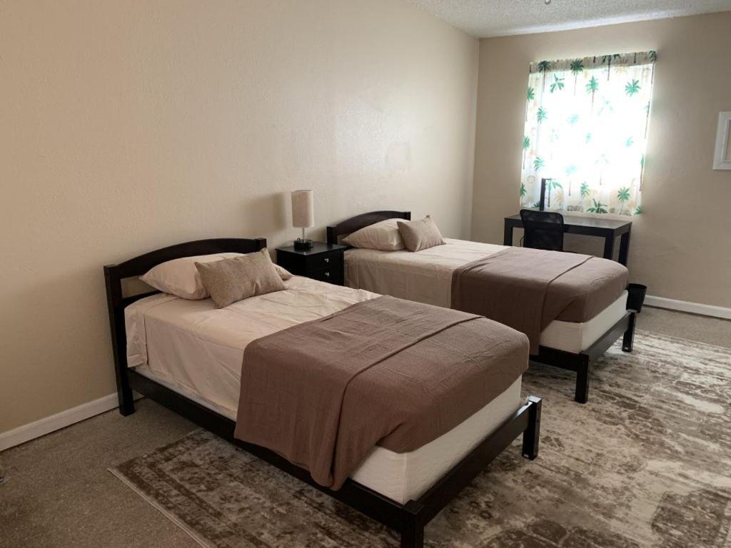 Sebastian Gardens Inn & Suites Extérieur photo